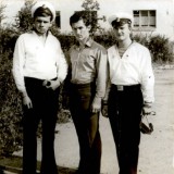Никольский М. , Криворучко В. и земляк Василия...(уж очень ему хотелось походить в форме...) слева направо...на фоне спального корпуса...