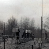 Уже научились снимать показания сложных приборов на полигоне училища...