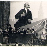 В президиуме командование училища... (фото Алексея Барышева ЭМО - 75)