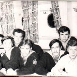 В учебном классе... на теплоходе. (слева-направо- Василий Иванов , Сергей Каштанов, Володя Борисов , А. Балашев, Владимир Коржуев, Сергей Янчук, электрик теплохода.
